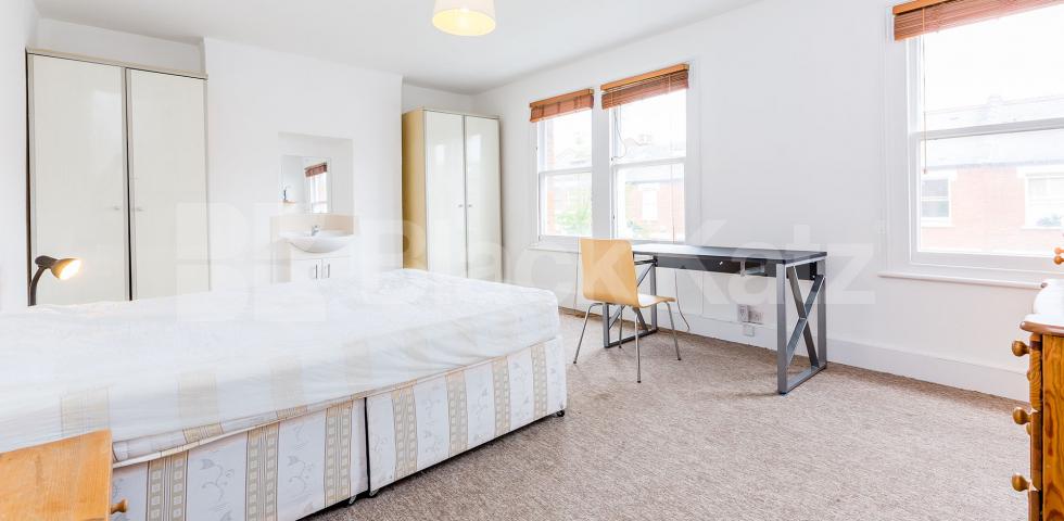 			MINUTES TO HAMPSTEAD HEATH!, 2 Bedroom, 1 bath, 1 reception Flat			 Mackeson Road, Belsize Park